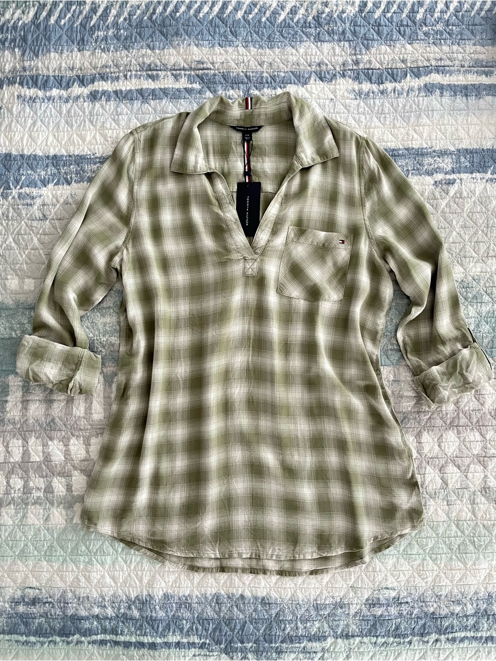 NWT Tommy Hilfiger Light Olive Plaid V-Neck Roll-Sleeve Tunic 10112